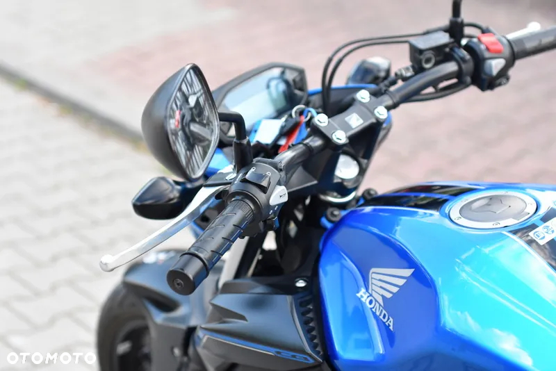 Honda CB - 32