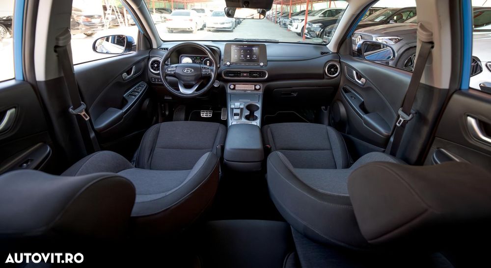 Hyundai KONA - 13