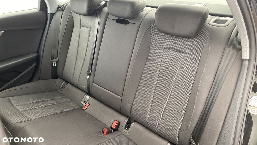Audi A4 Limousine 35 TFSI S tronic - 12