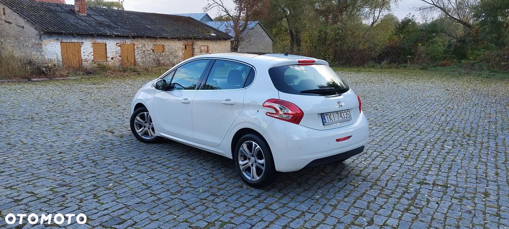 Peugeot 208 - 6