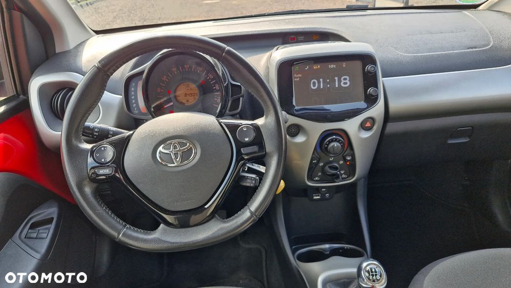 Toyota Aygo x-play - 9