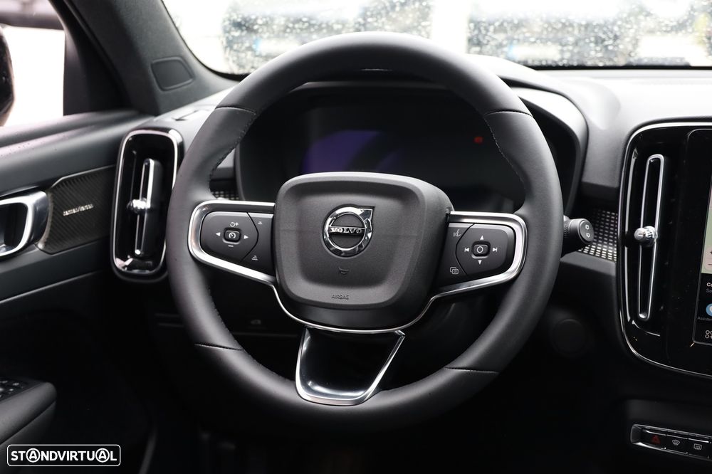 Volvo EX40 82 kWh Single Motor Extended Range Plus - 32