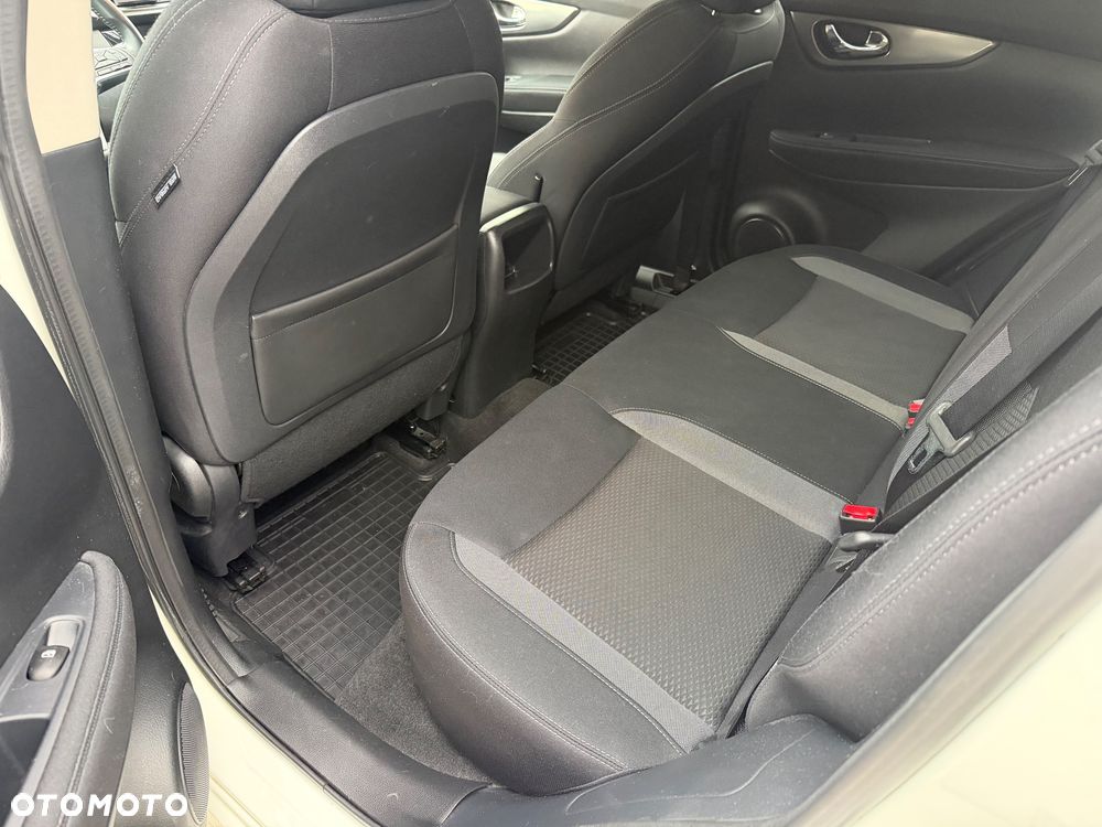 Nissan Qashqai 1.6 DIG-T N-Connecta - 9