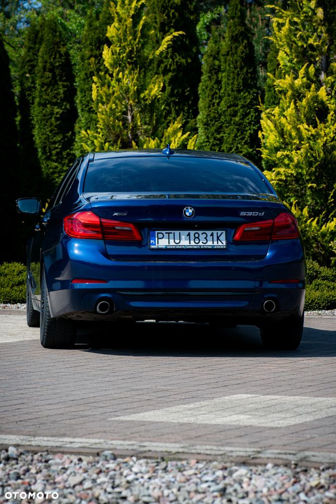 BMW Seria 5 530d xDrive Sport Line - 12