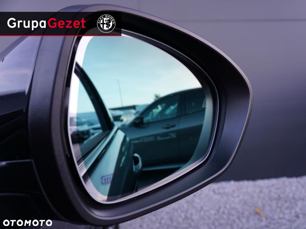 Alfa Romeo Stelvio - 12