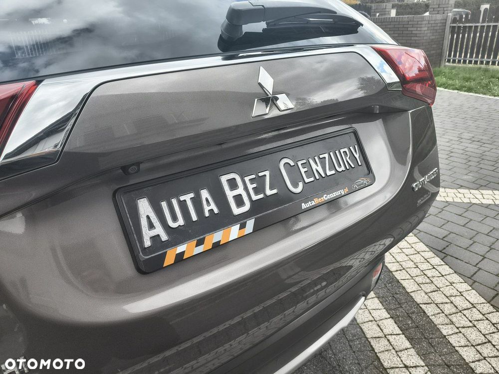 Mitsubishi Outlander - 32