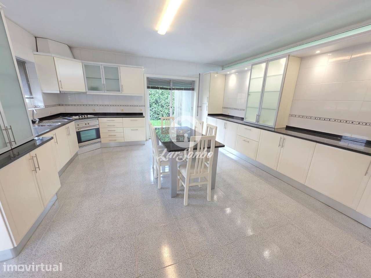 Fantástica Moradia T4 com Jardim, Piscina e Excelentes Áreas| Balazar - Grande imagem: 3/22