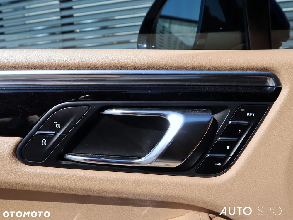 Porsche Macan S - 16