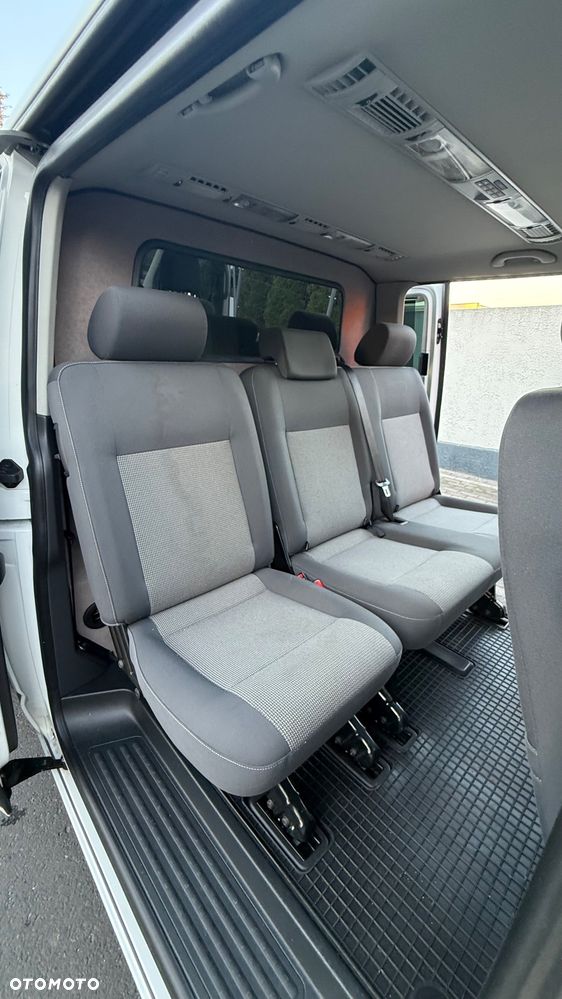 Volkswagen Multivan - 23