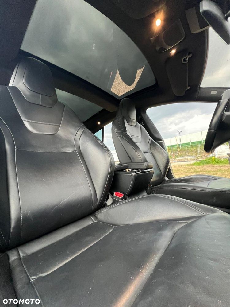 Tesla Model S 85 D - 7