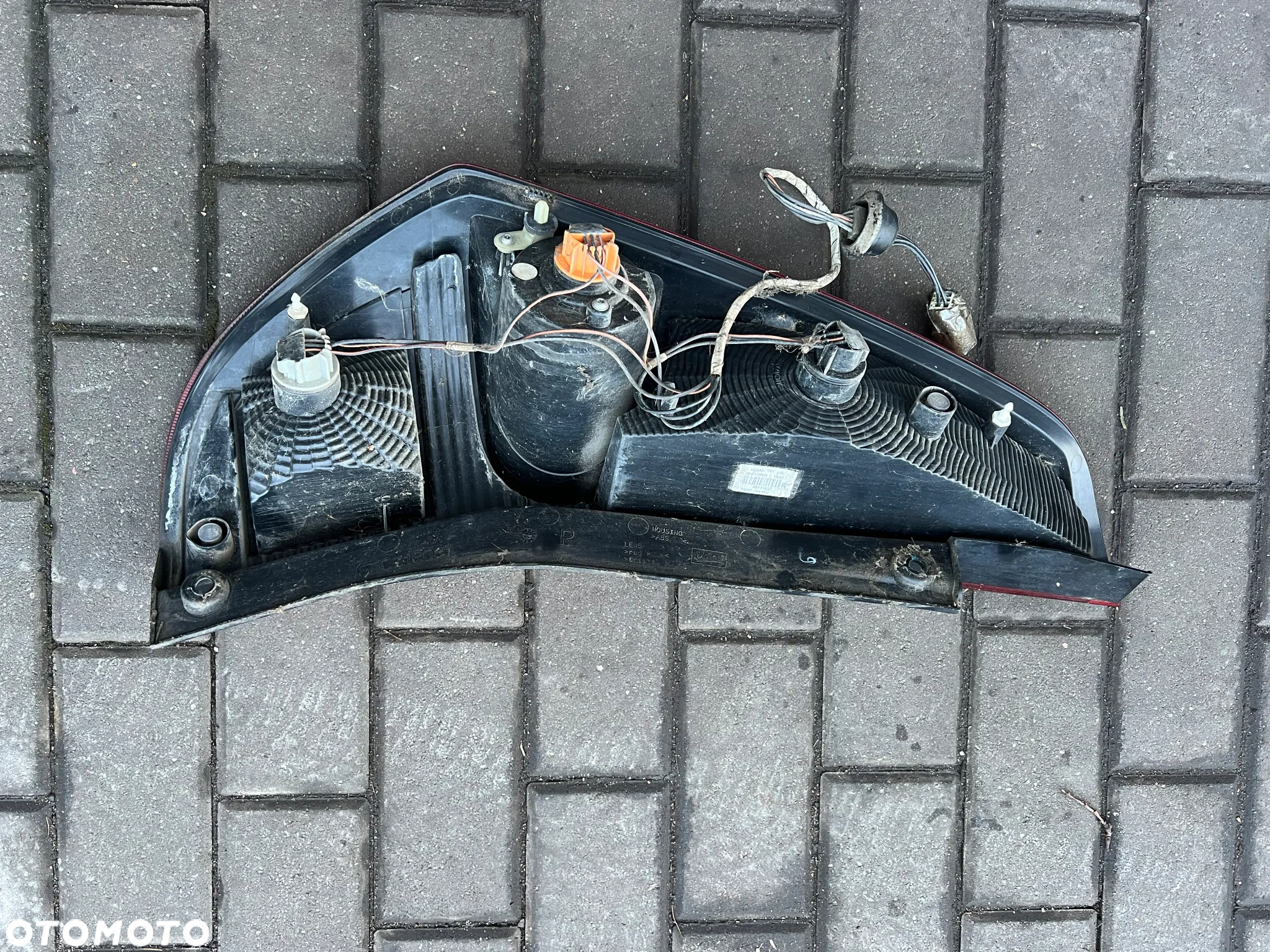 LAMPA LEWY TYŁ TYLNA PRAWA SUZUKI SPLASH 08-14R - 2