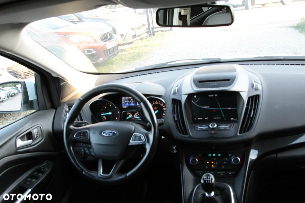 Ford Kuga 2.0 TDCi 2x4 Titanium - 15