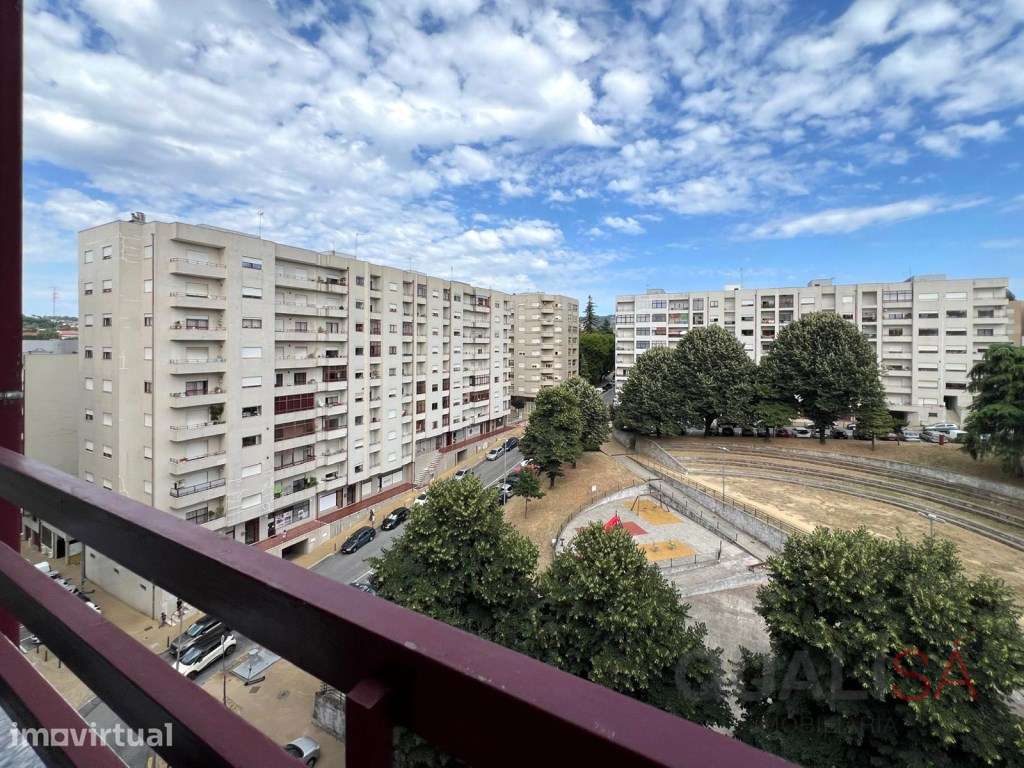 Apartamento T3 com varandas e garagem fechada em S. Vicente em Braga - Grande imagem: 3/38