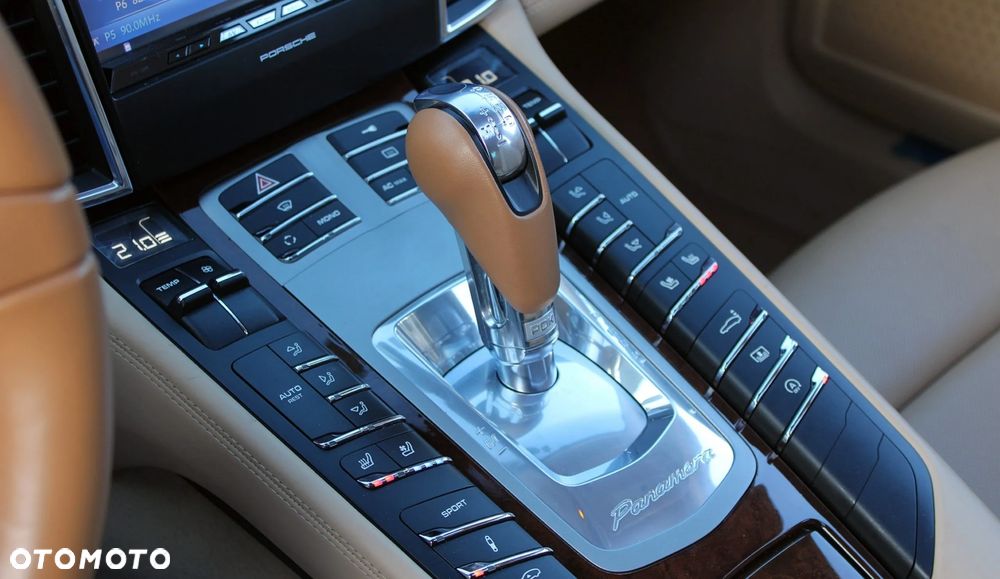 Porsche Panamera Turbo - 16