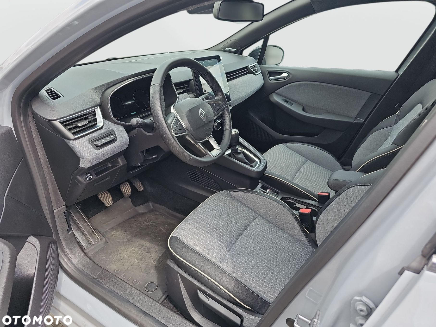 Renault Clio - 10