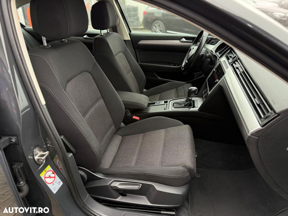 Volkswagen Passat 2.0 TDI DSG Comfortline - 26