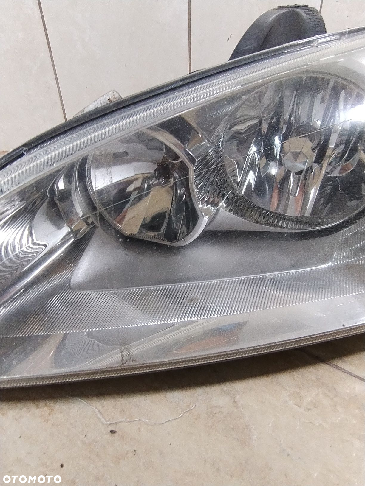 Ford Focus 2 lampa reflektor lewy przód wysyłka OLX - 3