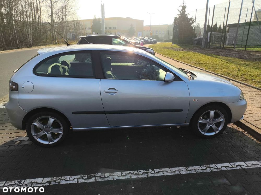 Seat Ibiza SC 1.4 16V Reference - 5
