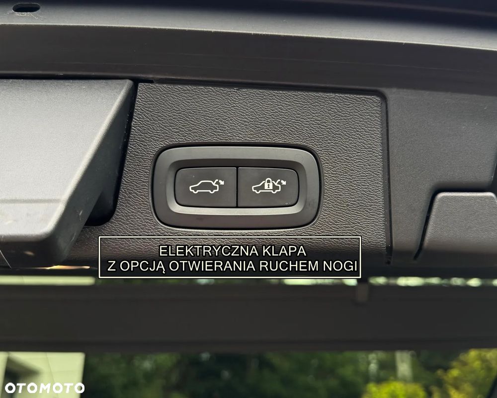 Volvo XC 60 B4 D AWD Plus Dark - 22