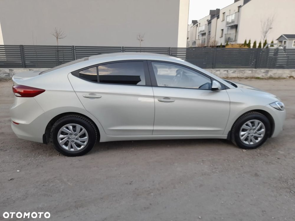 Hyundai Elantra 1.6 Classic Plus - 7