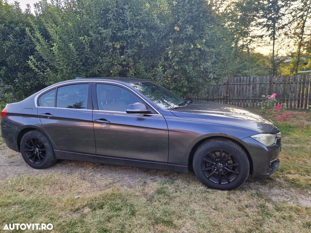 BMW Seria 3 318d Touring Luxury Line - 16