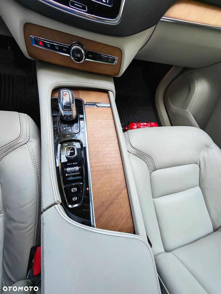 Volvo XC 90 T8 AWD Twin Engine Geartronic Inscription - 31