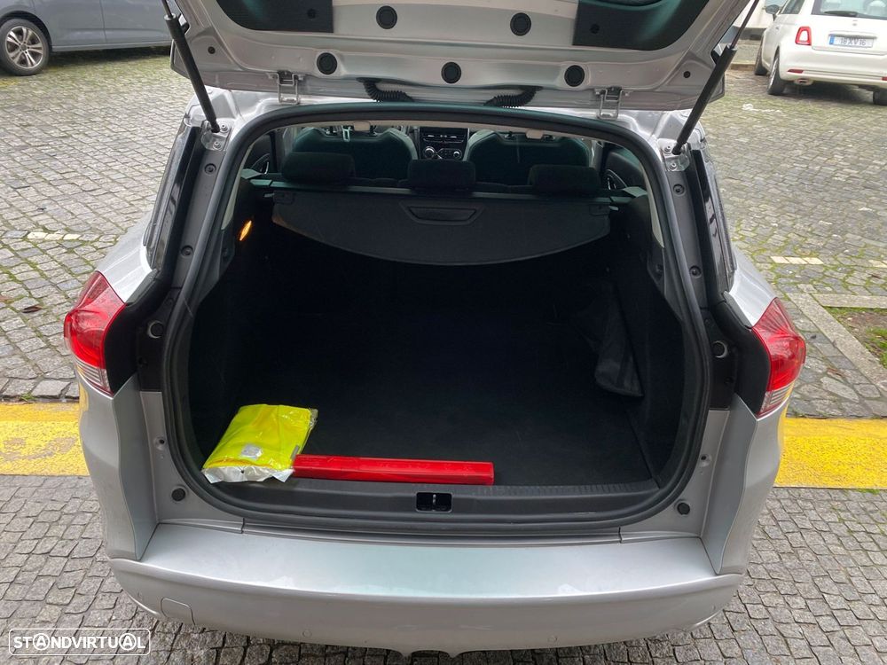 Renault Clio Sport Tourer TCe 120 EDC GT - 37