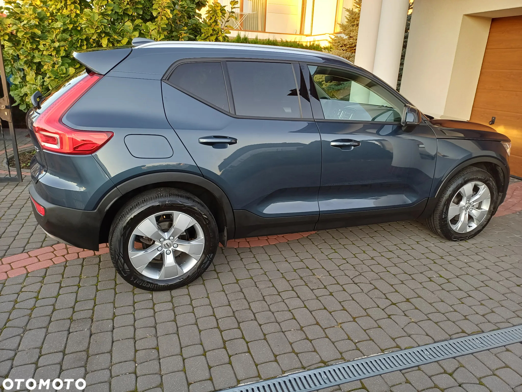 Volvo XC 40 T3 Momentum - 12