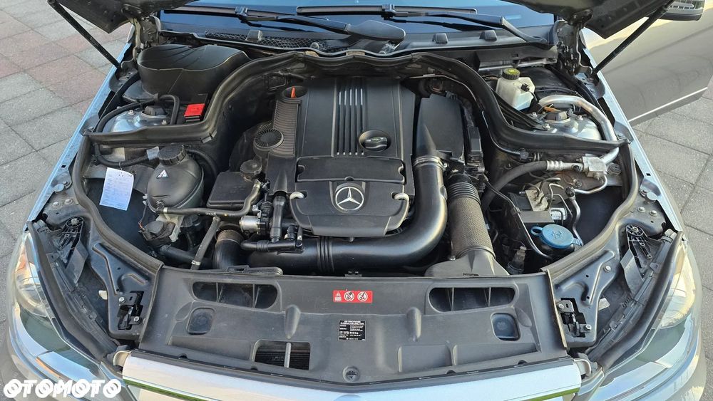Mercedes-Benz Klasa C 180 BlueEFFICIENCY Avantgarde - 28