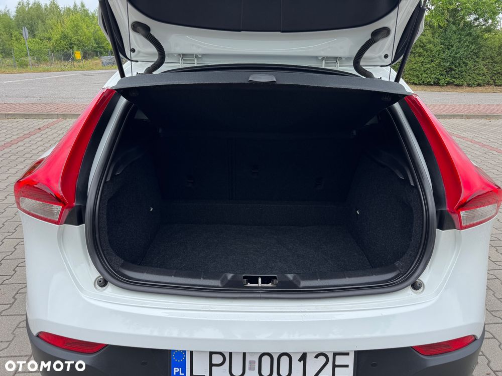 Volvo V40 Cross Country T3 Drive-E Dynamic Edition - 8