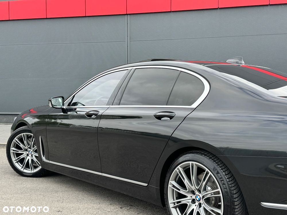 BMW Seria 7 750d xDrive - 27