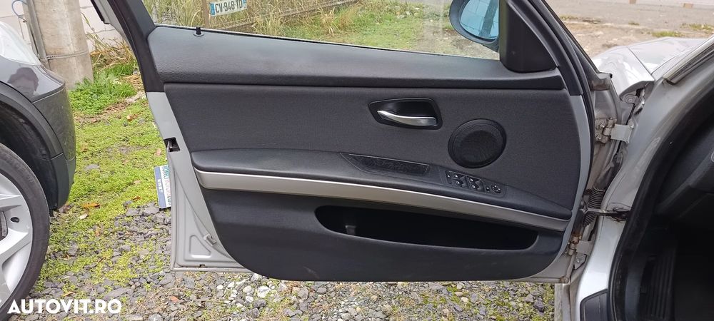 BMW Seria 3 325xi - 21