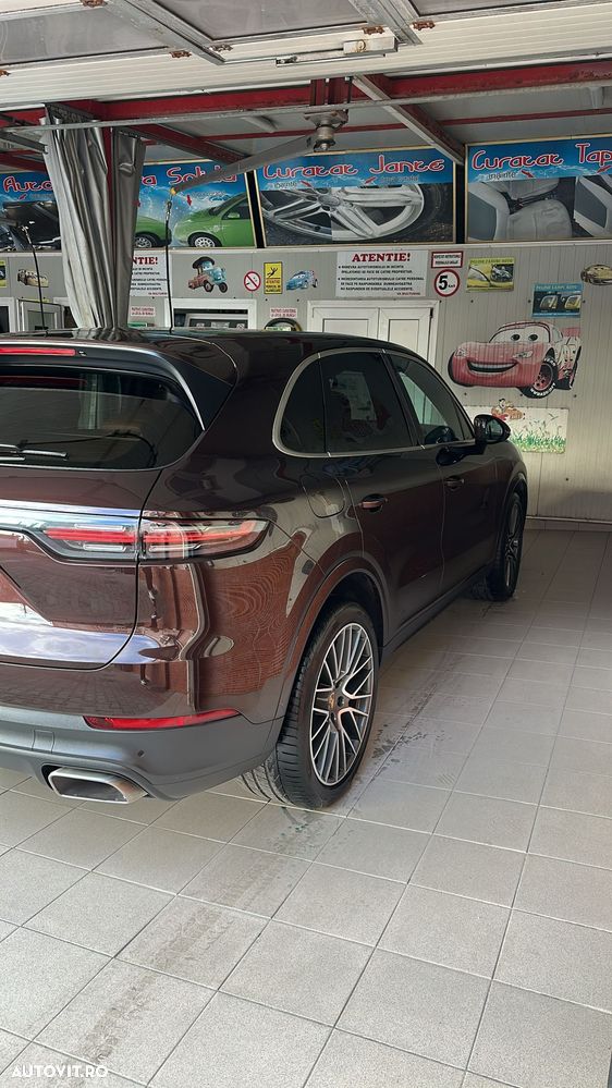 Porsche Cayenne Standard - 6