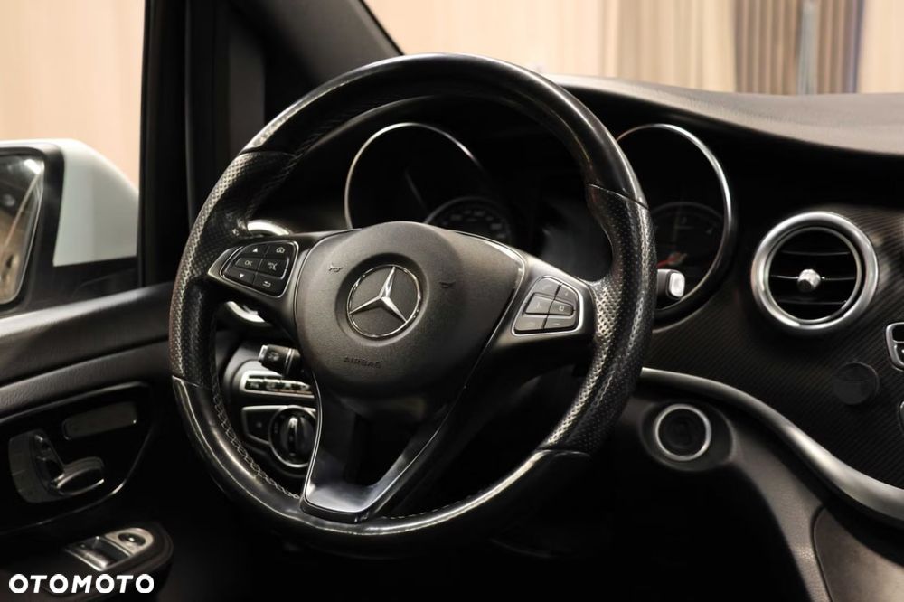 Mercedes-Benz Klasa V - 29