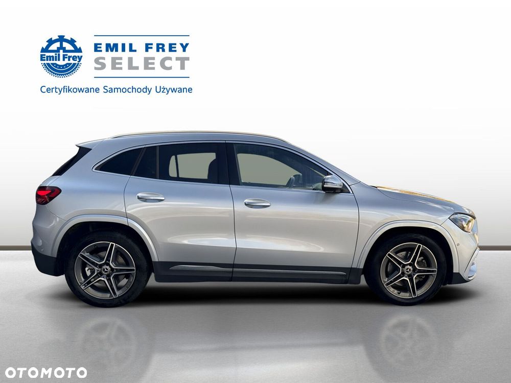 Mercedes-Benz GLA - 7