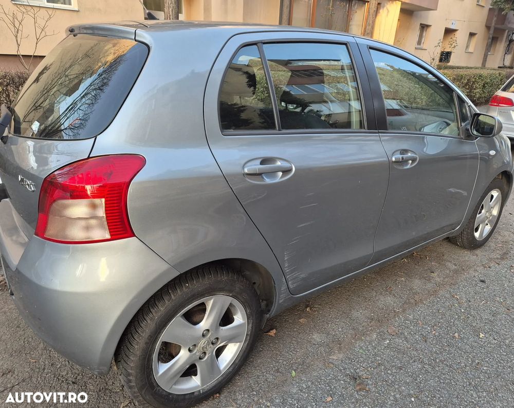 Toyota Yaris 1.3 Sol - 5