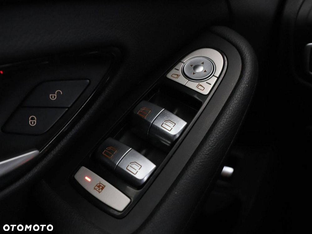 Mercedes-Benz Klasa C 180 (BlueTEC) d 7G-TRONIC Avantgarde - 36