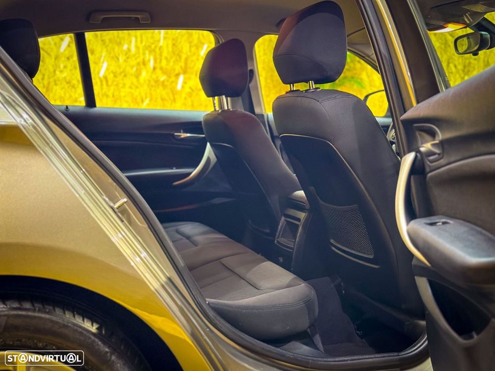 BMW 116 d EfficientDynamics - 11