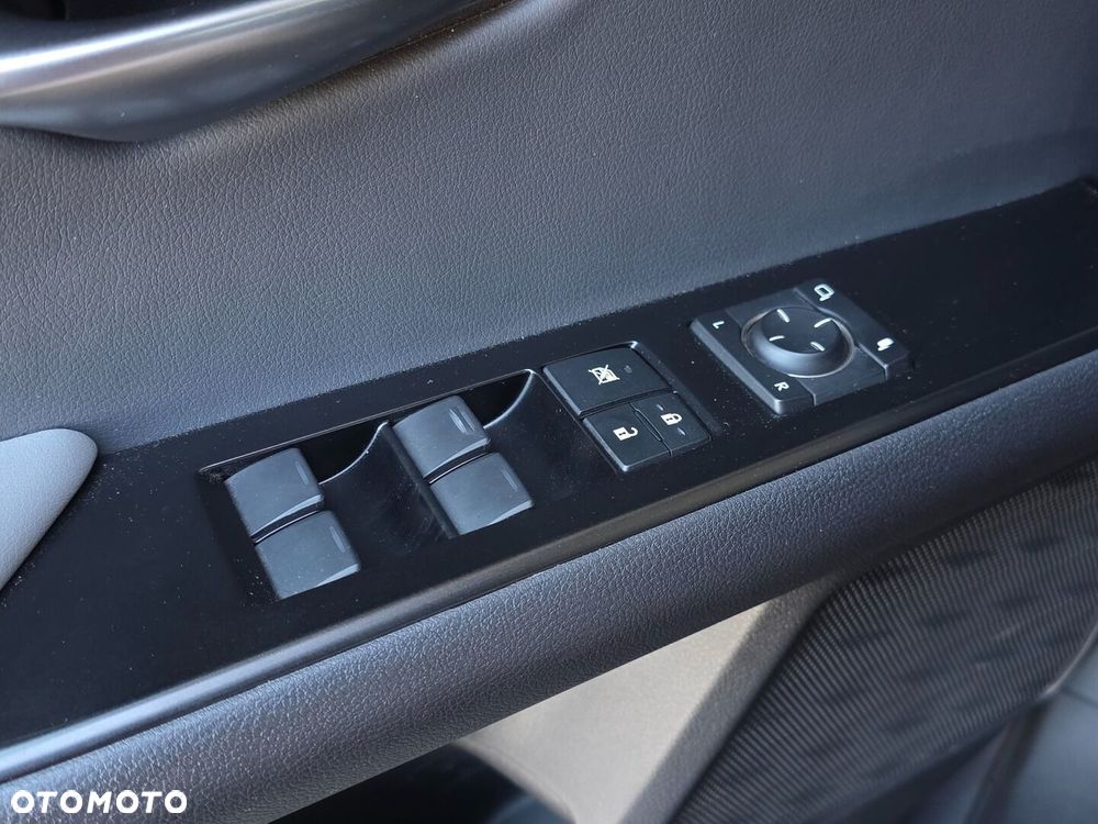 Lexus UX - 16