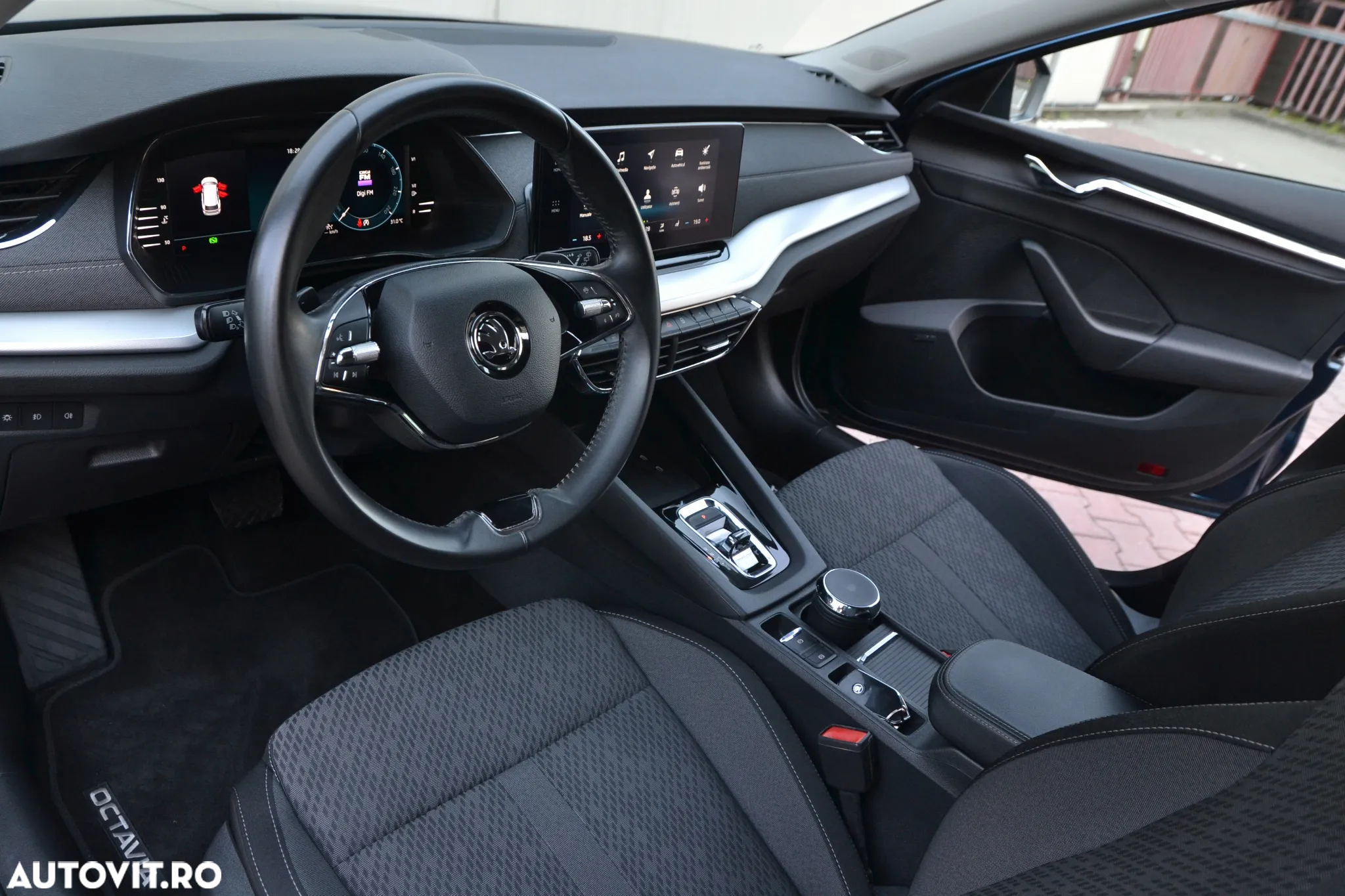 Skoda Octavia Combi 2.0 TDI DSG 4X4 Style - 8