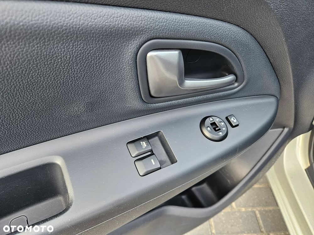 Kia Rio - 17