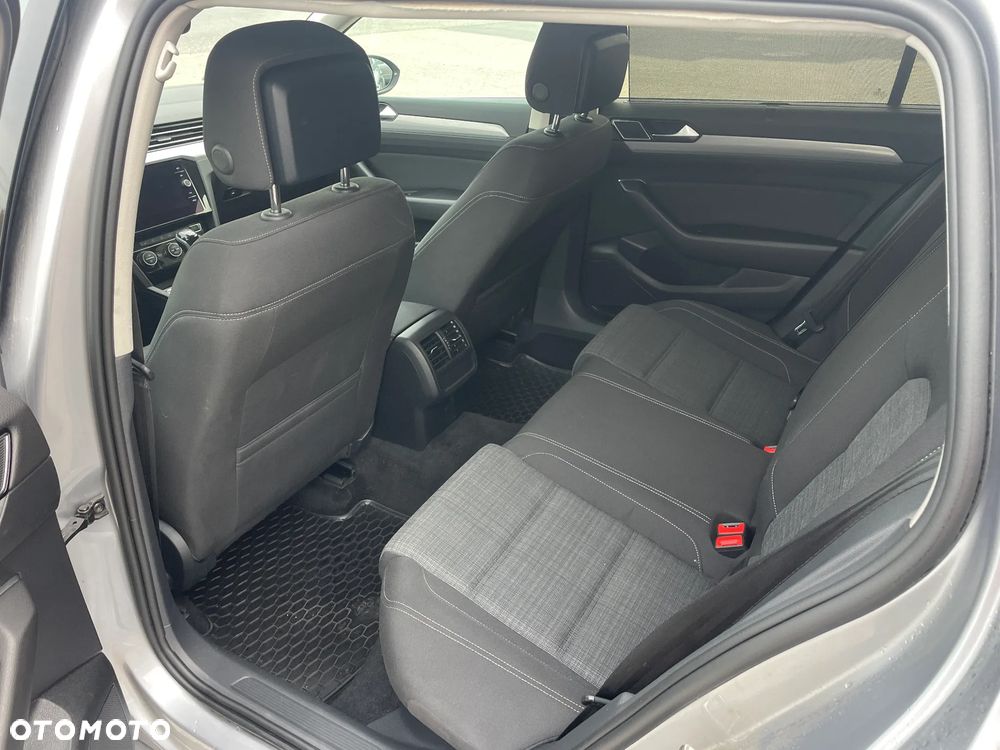Volkswagen Passat 1.5 TSI EVO Business - 12