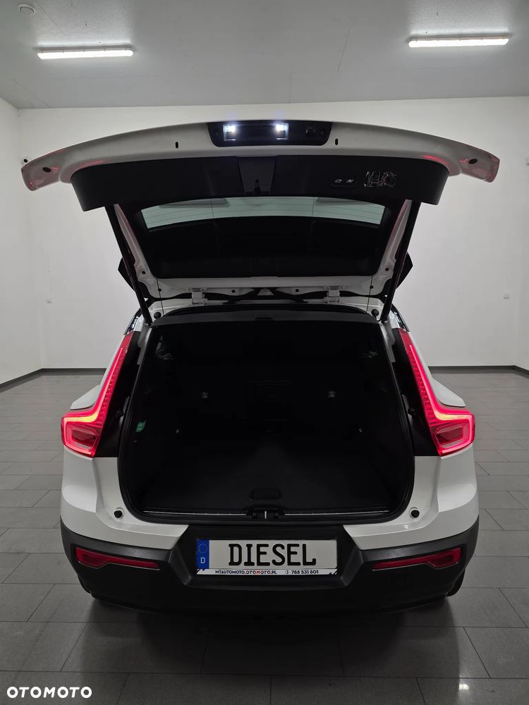 Volvo XC 40 D3 SCR R-Design - 38