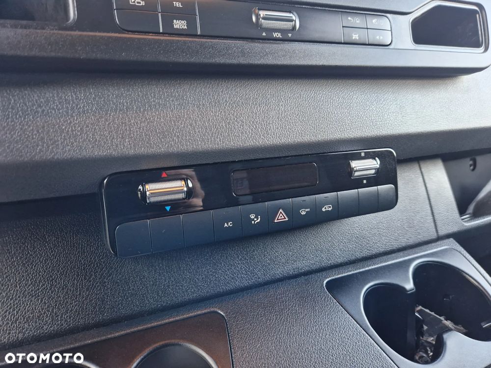 Mercedes-Benz SPRINTER - 16