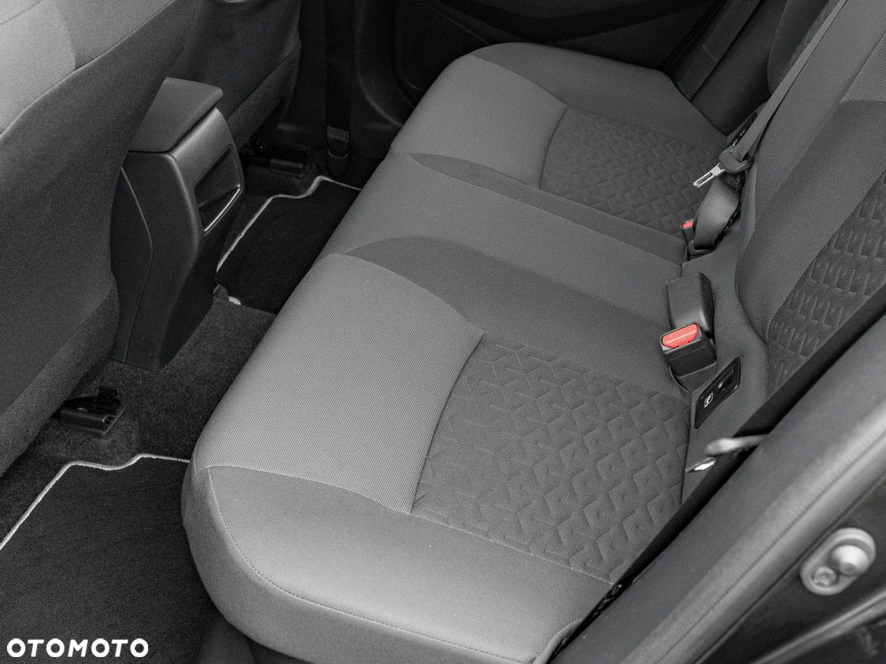 Toyota Corolla 1.8 Hybrid GPF Comfort - 27
