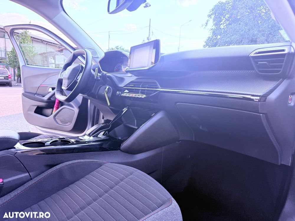 Peugeot 2008 1.2 PureTech EAT8 STT Allure Pack - 19