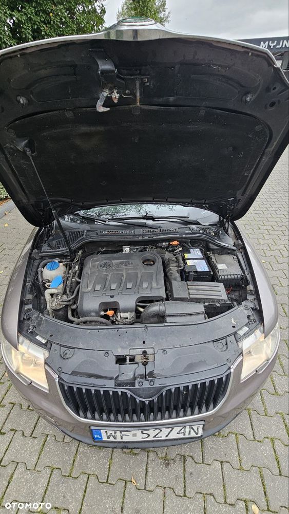 Skoda Superb 2.0 TDI Ambition DSG - 4