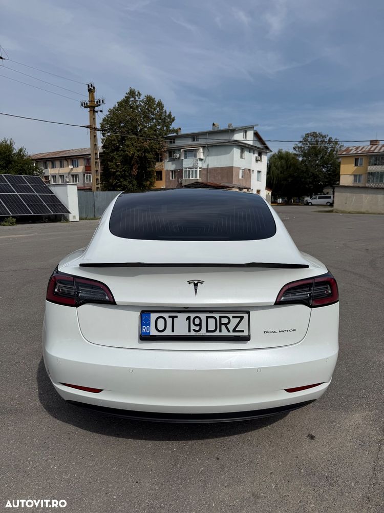 Tesla Model 3 - 6