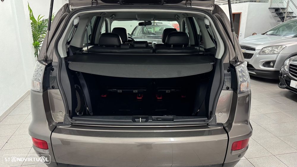 Mitsubishi Outlander 2.2 DI-D Instyle 4WD - 40