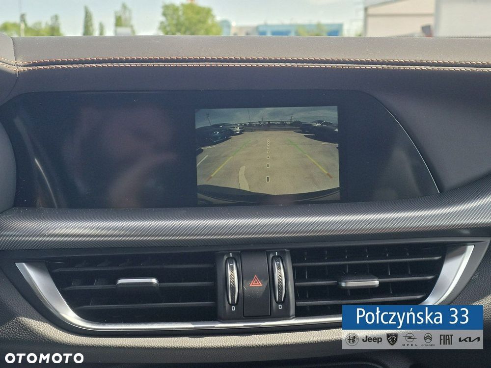 Alfa Romeo Stelvio - 12